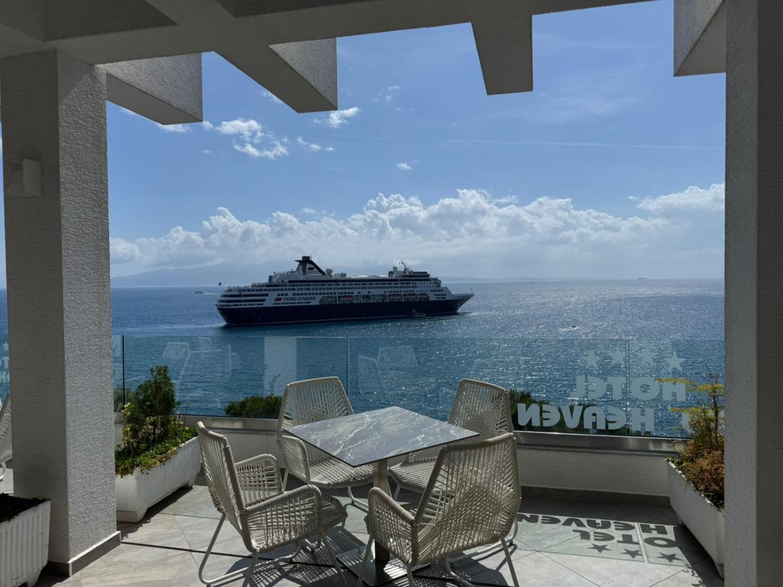 New Heaven Hotel Sarandë Buitenkant foto