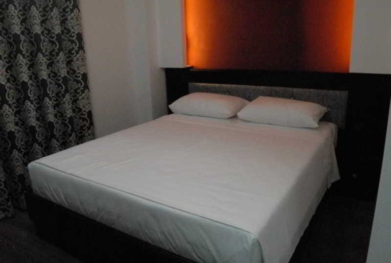 New Heaven Hotel Sarandë Buitenkant foto